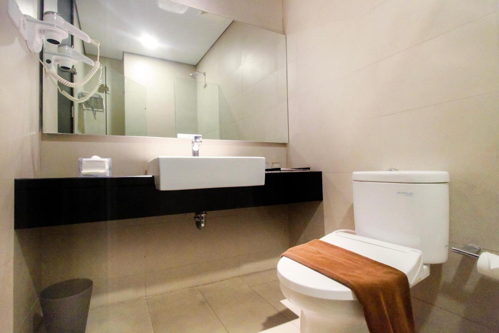 Hotel Aviary Bintaro Serpong Esterno foto