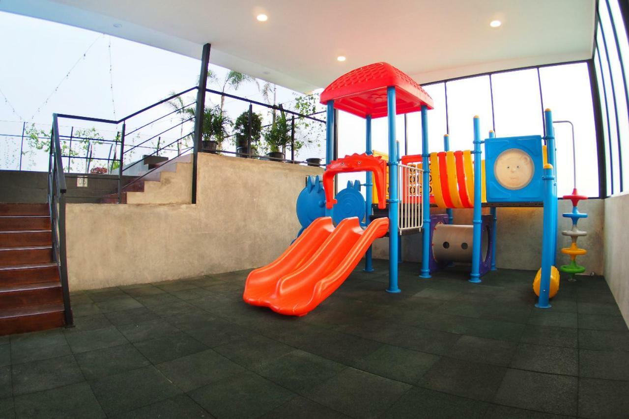 Hotel Aviary Bintaro Serpong Esterno foto
