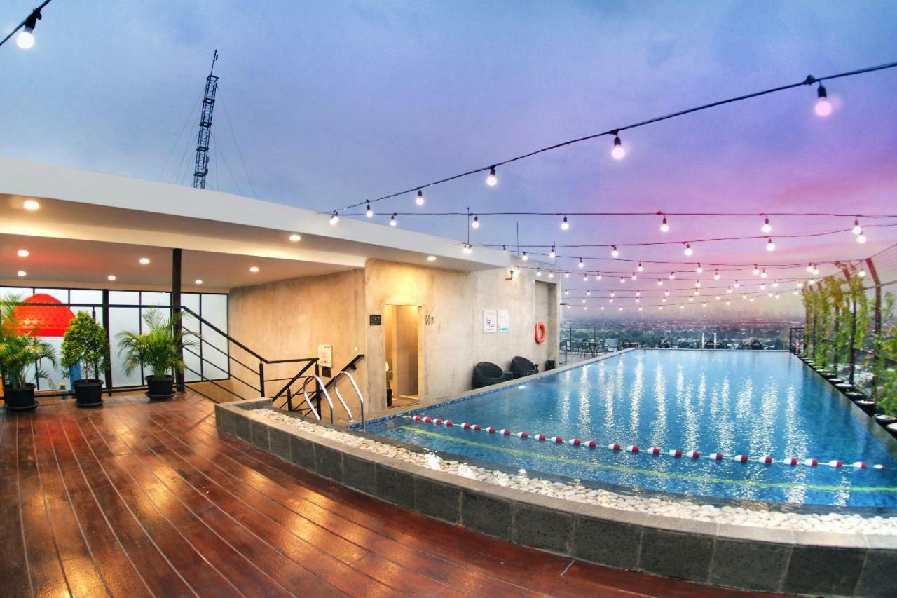 Hotel Aviary Bintaro Serpong Esterno foto