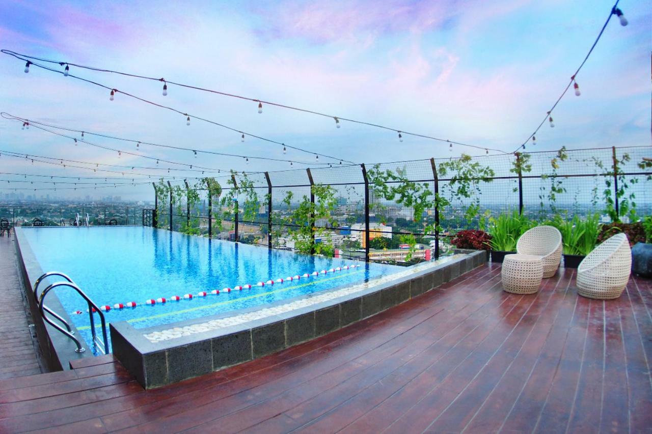 Hotel Aviary Bintaro Serpong Esterno foto